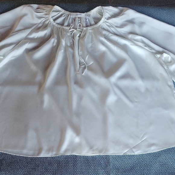 FRAME Women's Shirred Ivory  Blouse NWT Size M - Picture 4 of 13